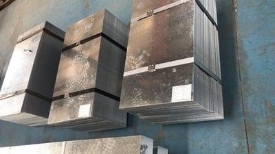 Dx51d Z275 วัสดุก่อสร้างม้วนแผ่นเหล็กชุบสังกะสีสำหรับการก่อสร้าง